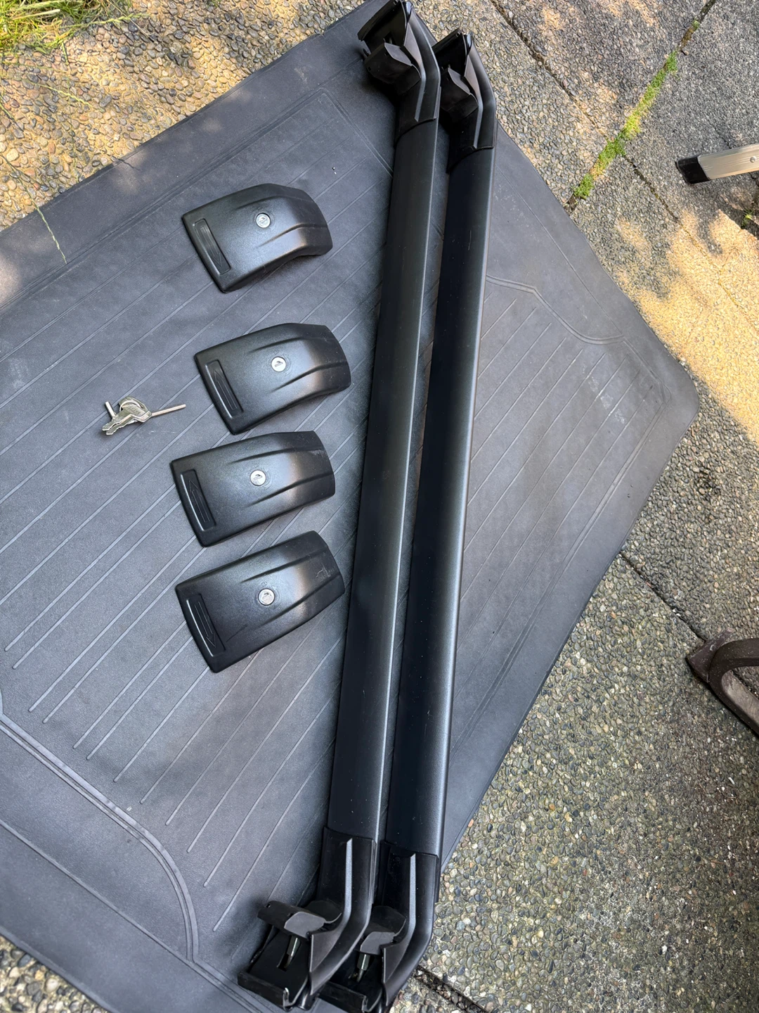 Mitsubishi Outlander Roof Rack Cross Bars - photo 2