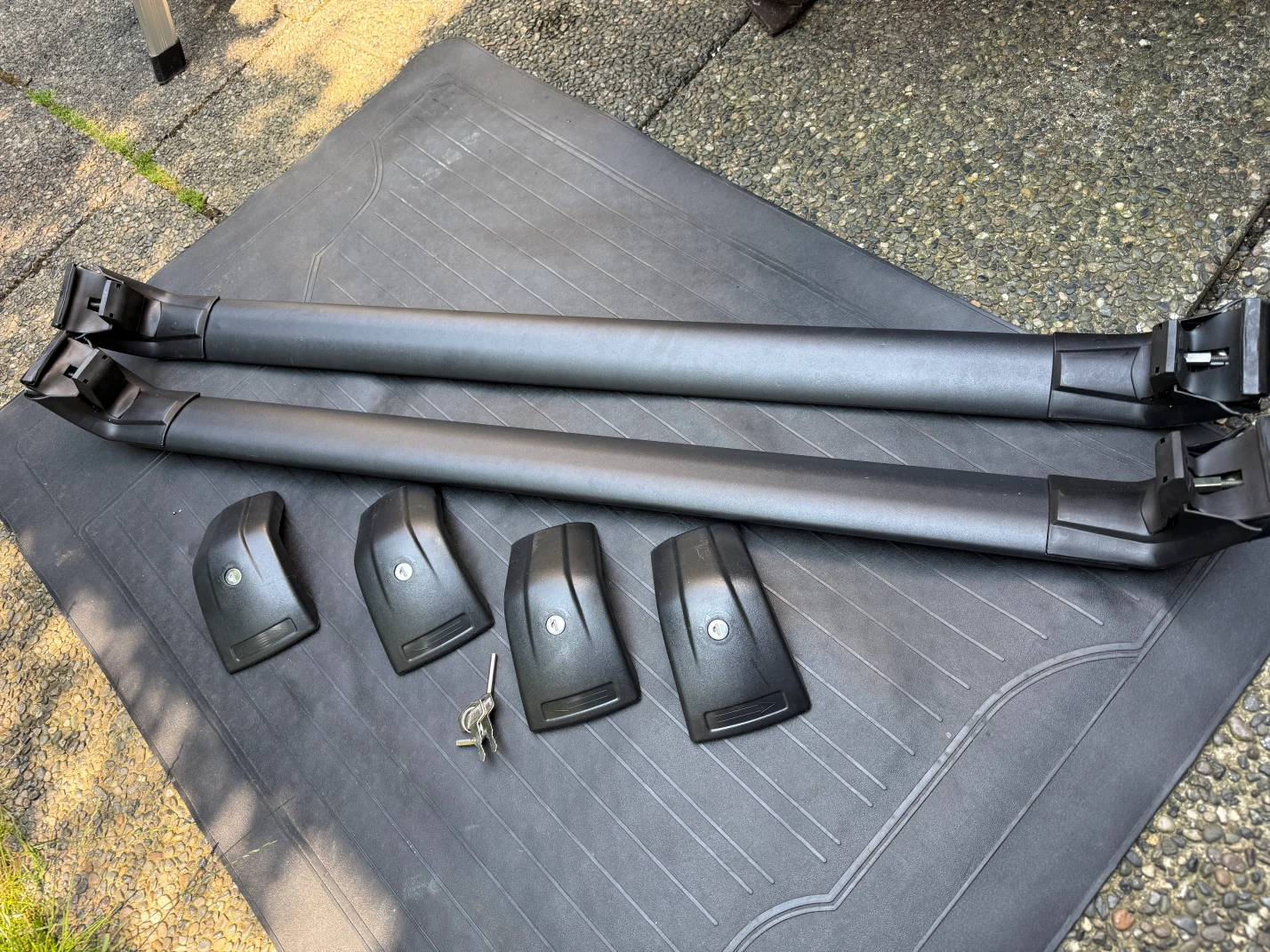 Mitsubishi Outlander Roof Rack Cross Bars - photo 4