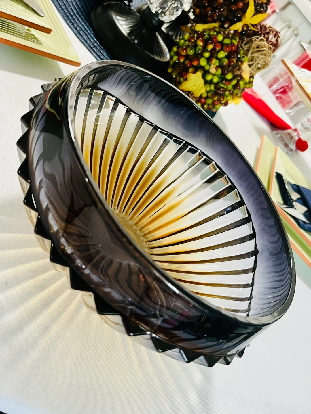 ✨ Stunning Vintage Smoked Glass Centrepiece Bowl