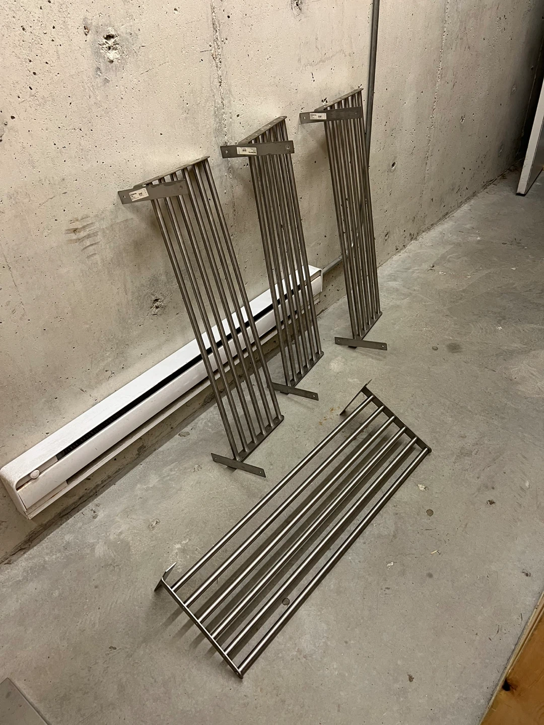 x4 IKEA GRUNDTAL Shelves - photo 3