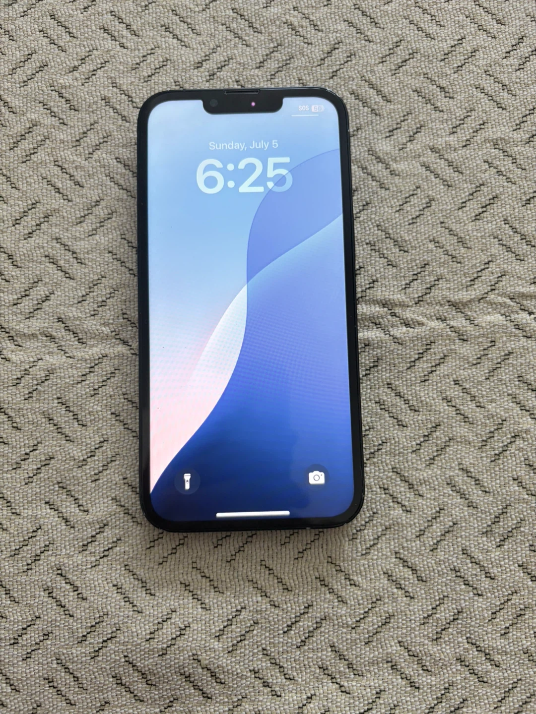 Apple iPhone 13