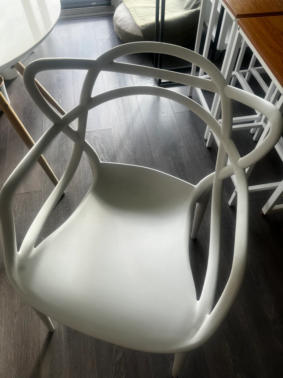 White Modern Designer Chair - photo 2
