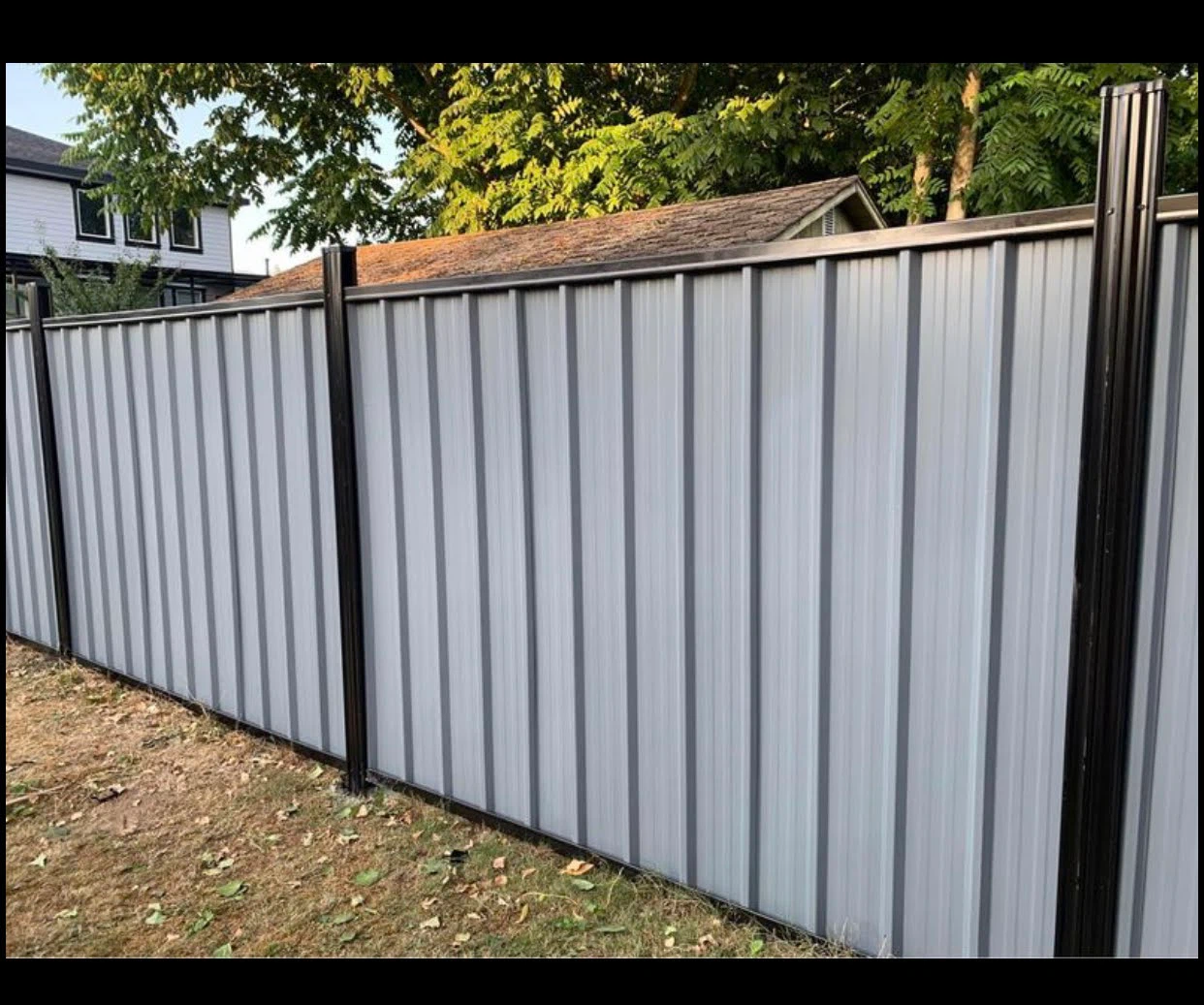 Metal fence installation - photo 2