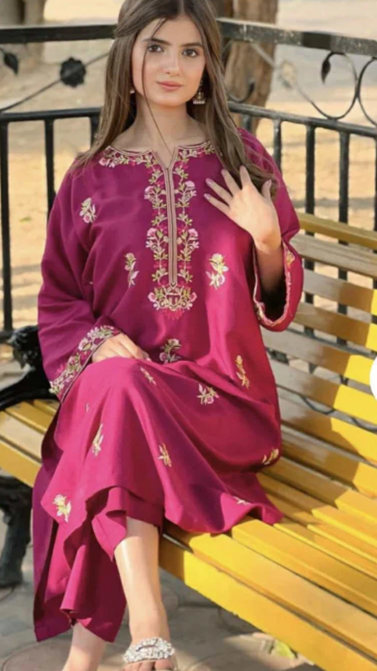 Embroidered Kurti and Pants Set size large - photo 3