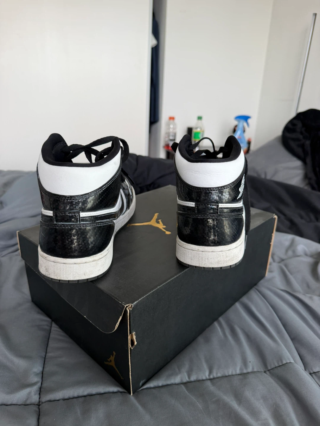 Air Jordan 1 Mid SE Shoes