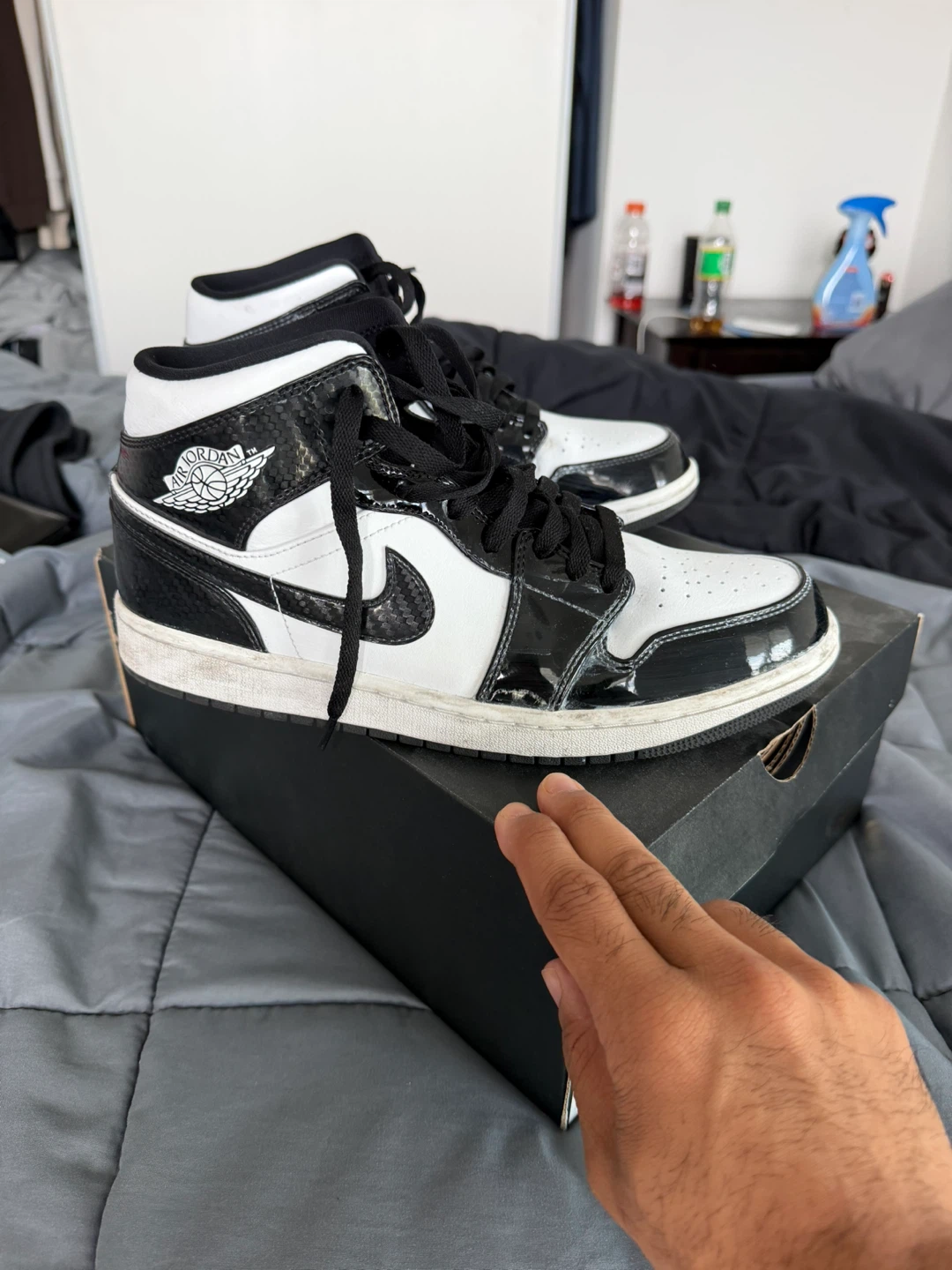 Air Jordan 1 Mid SE Shoes - photo 2