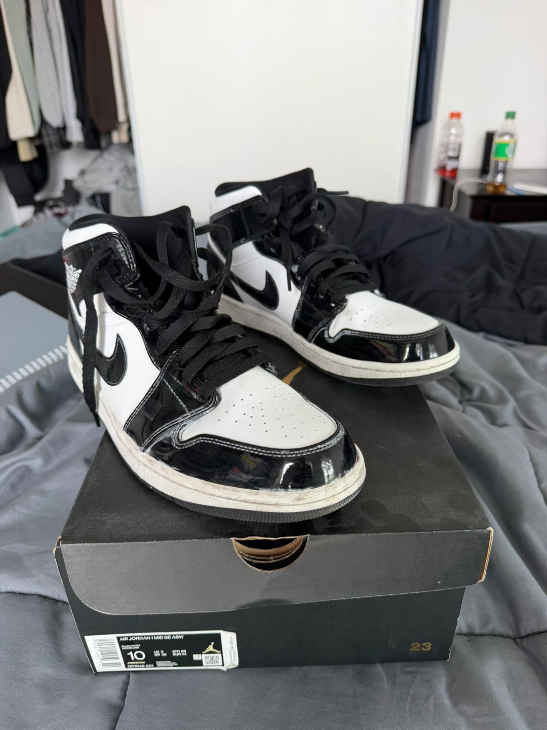 Air Jordan 1 Mid SE Shoes - photo 3
