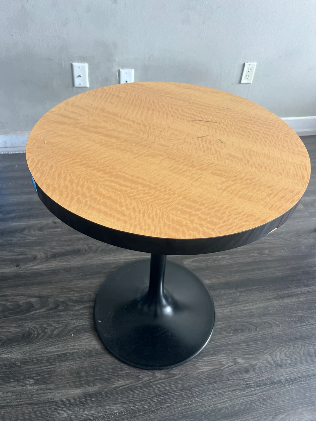 Round Table