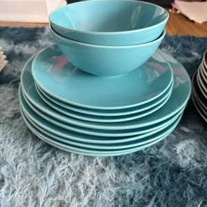 Selling a plate set with bowls