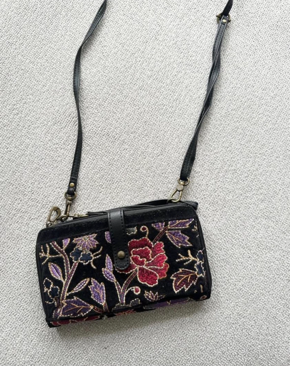 Sakroots Embroidered Black Wallet/Crossbody Bag - photo 5