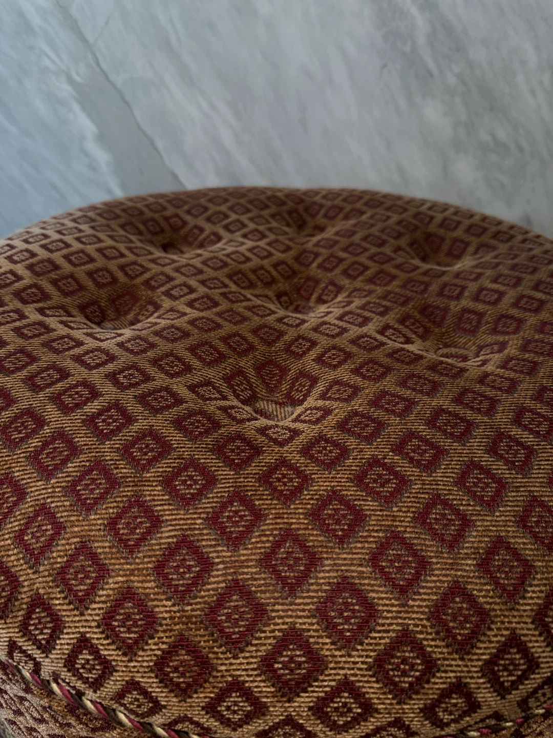 Extra large Fabric Ottoman with Tassels - photo 2