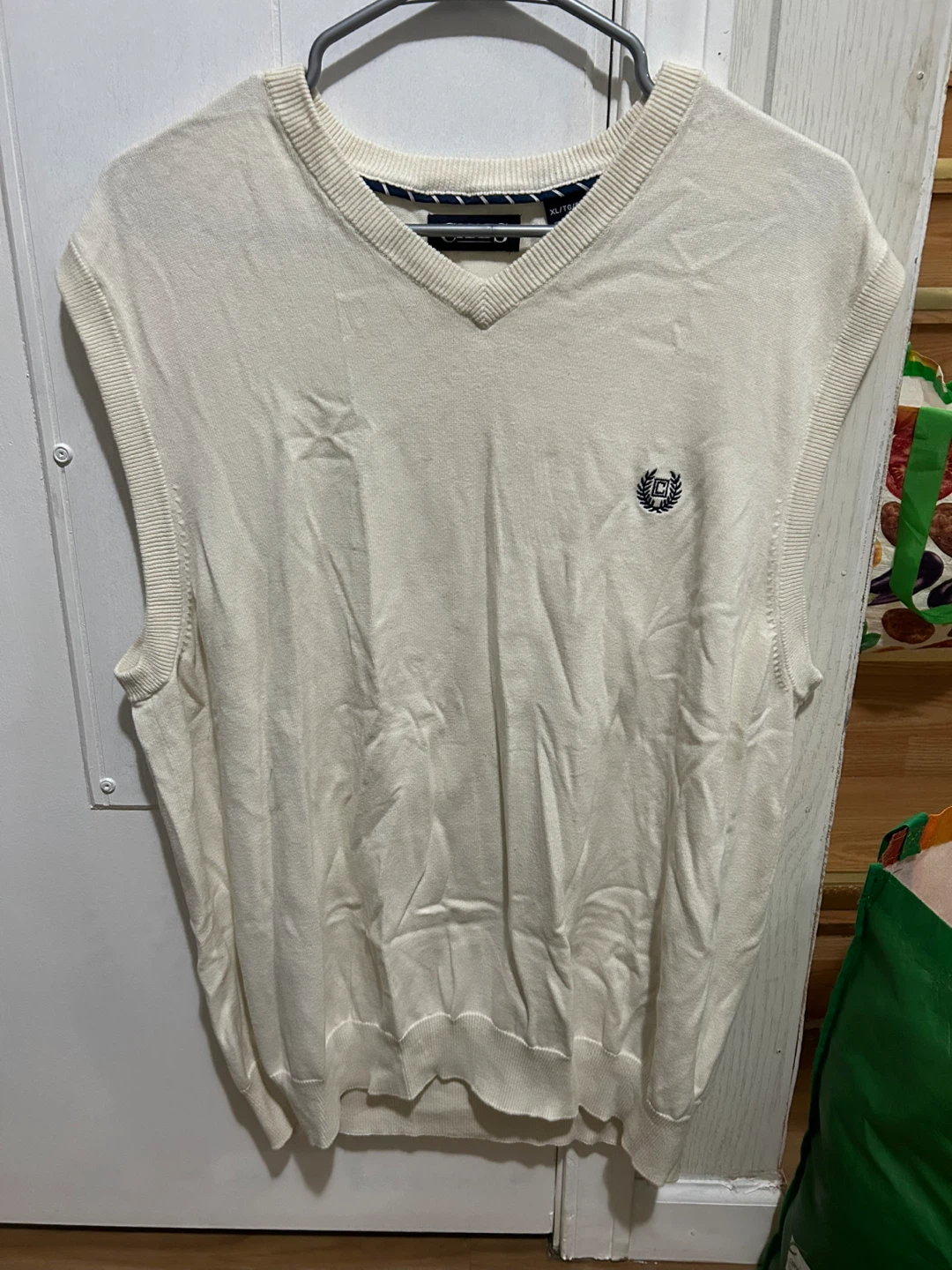 Chaps V-Neck Sweater Vest Cream