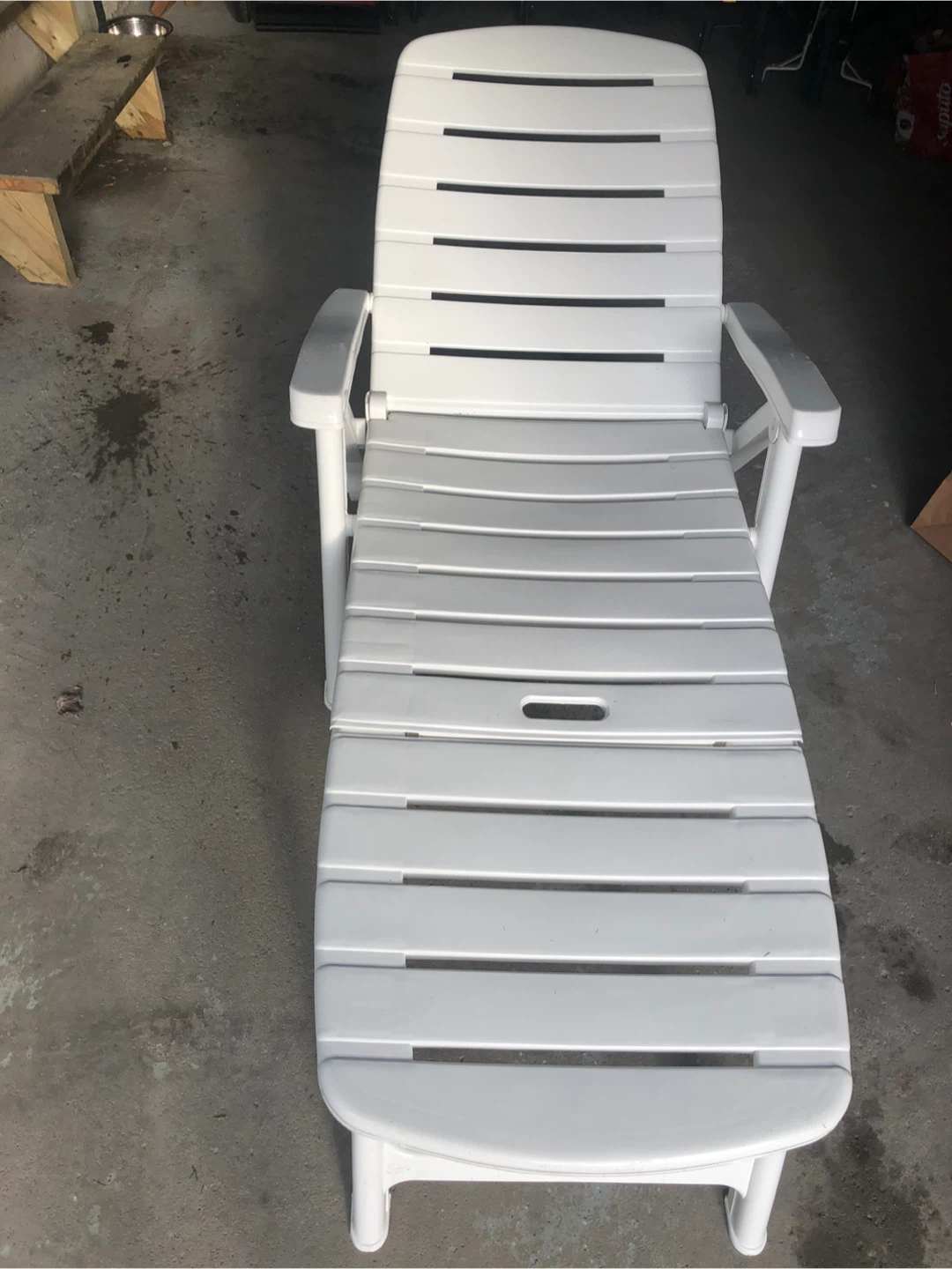 2 White Plastic Chaise Lounge Chair
