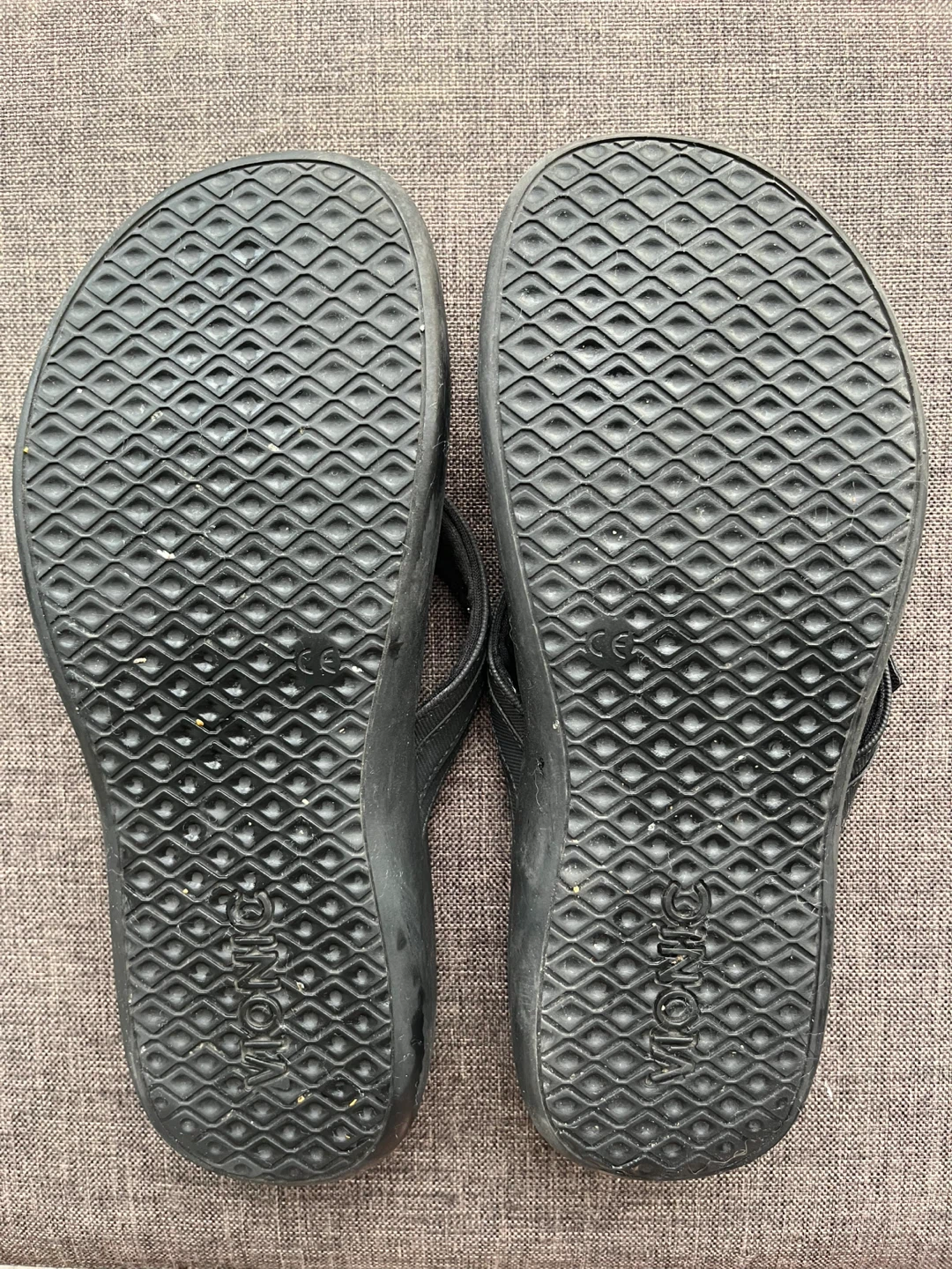 Vionic Black Flip Flops Sandals - Size 7 - photo 3