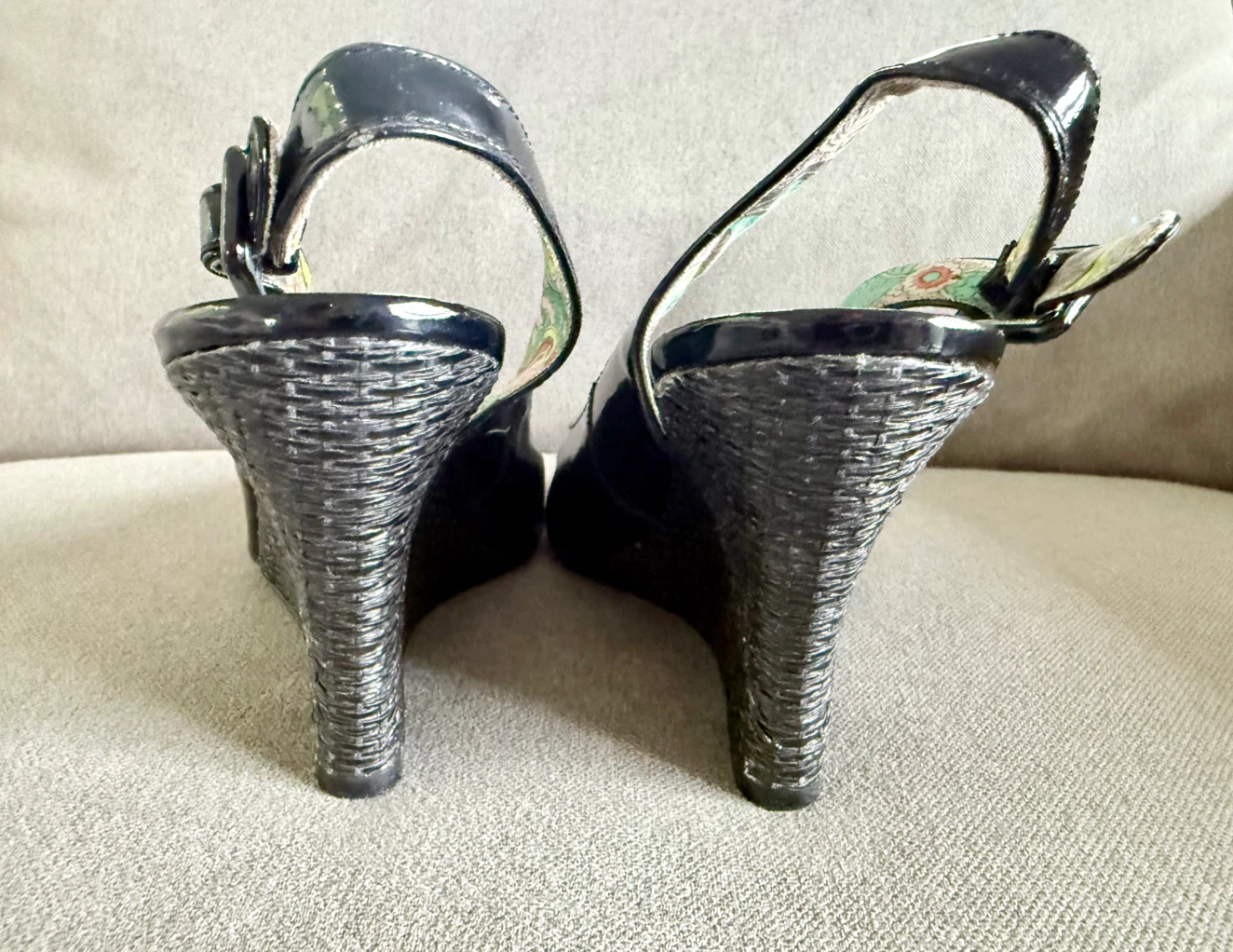 Anne Klein Black Patent Wedge Heels Women’s Size 9.5M - photo 2
