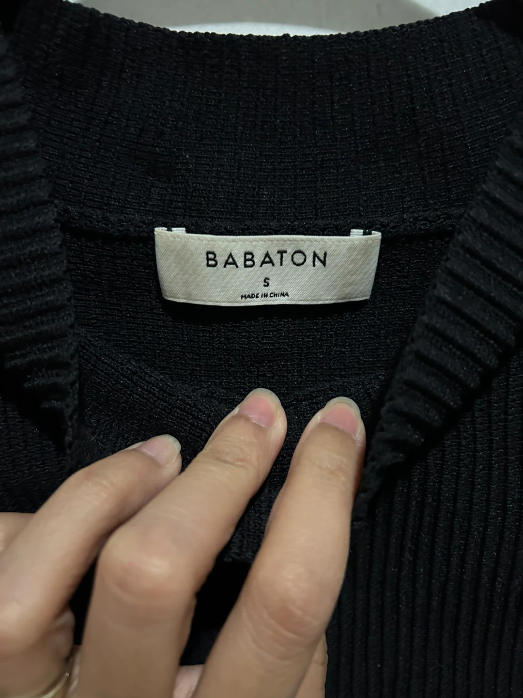 Babaton Black Mock Neck Sleeveless Ribbed Crop Top - photo 3