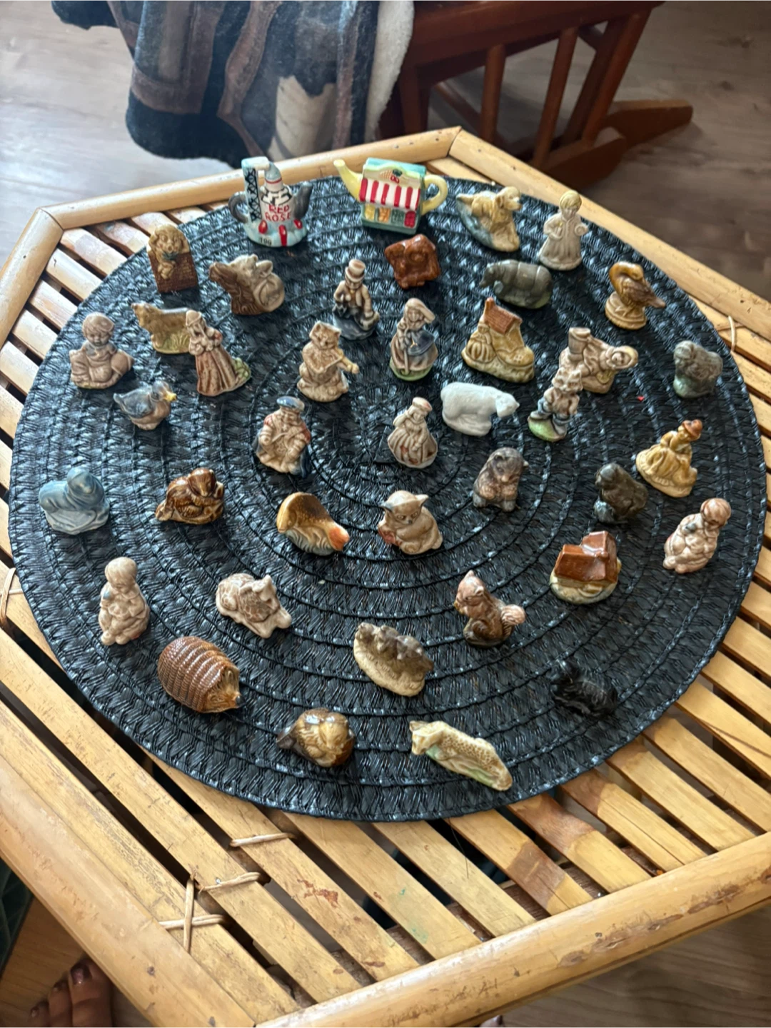 Collection of miniature ceramic figurines - photo 2