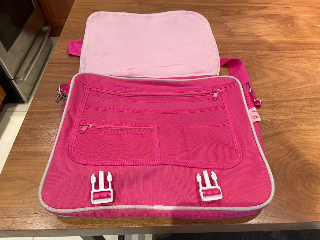 Hello Kitty Pink Messenger Bag - photo 2