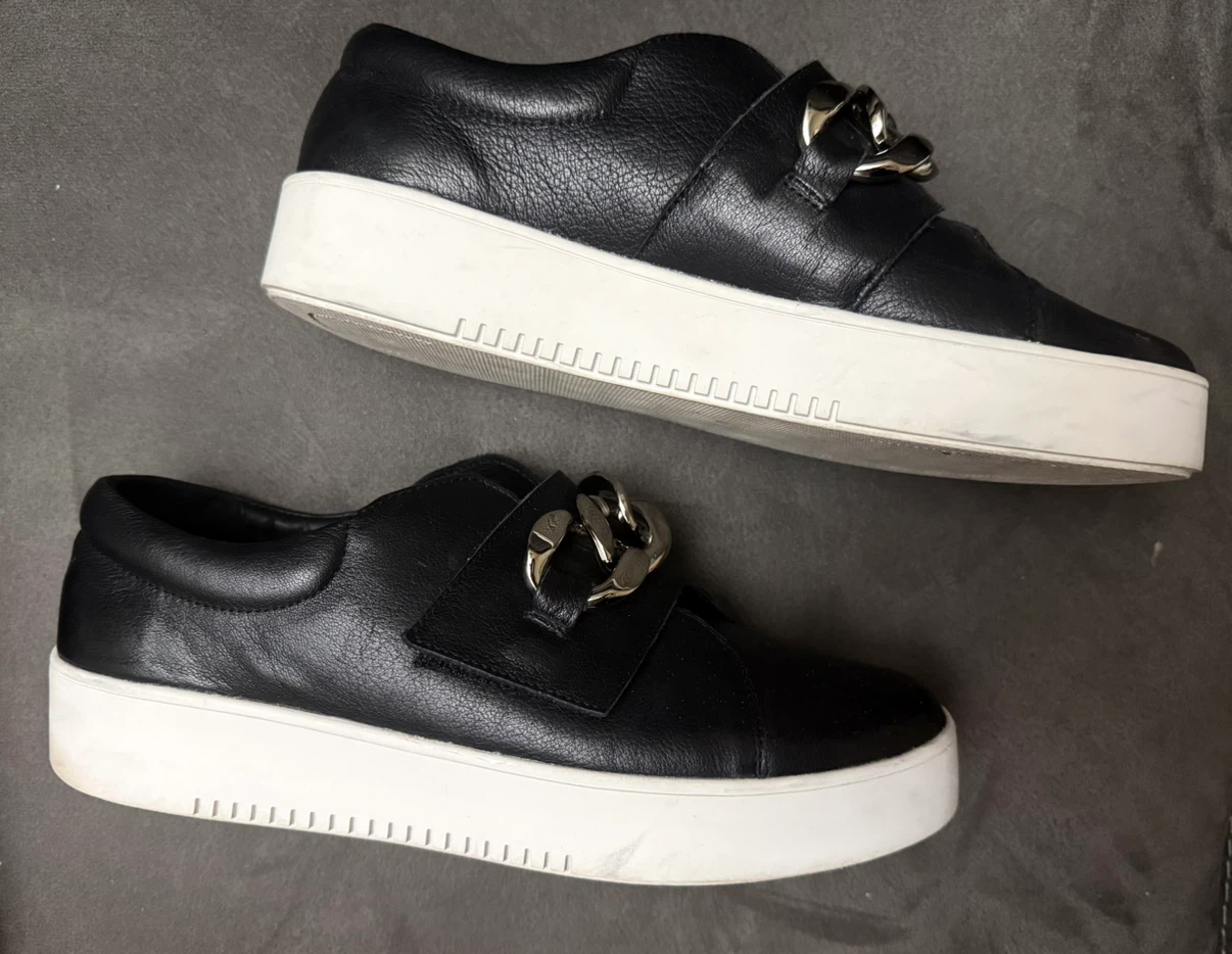 Django & Juliette Black Leather Chain Detail Slip-On Sneakers - photo 3