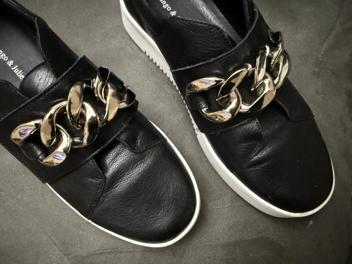 Django & Juliette Black Leather Chain Detail Slip-On Sneakers - photo 5