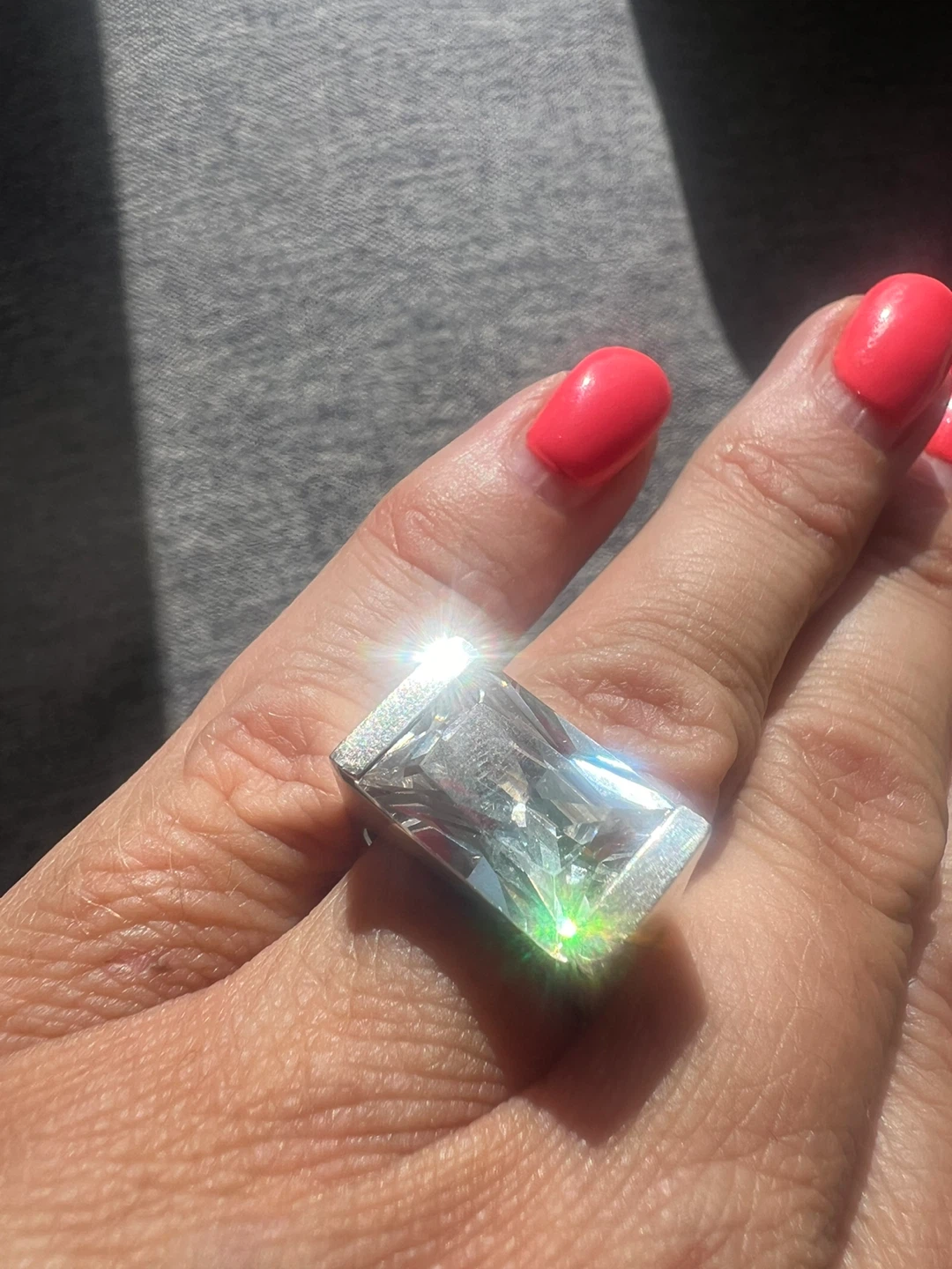 925 Ring with Large Clear Gemstone - photo 3