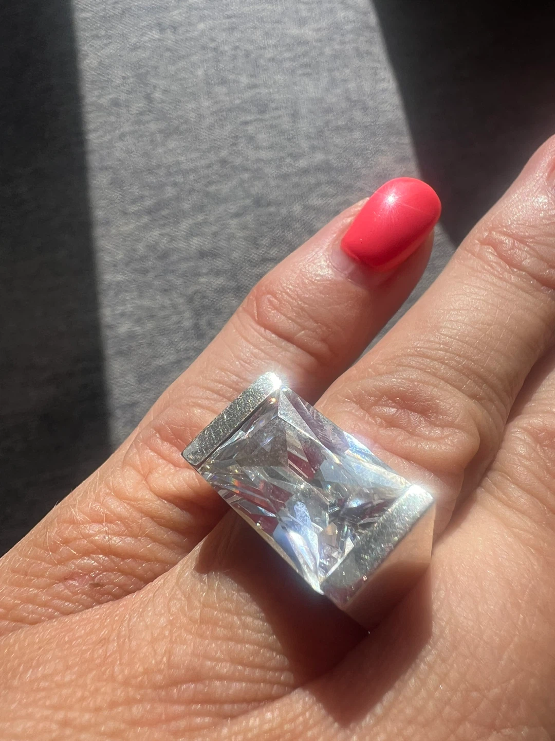 925 Ring with Large Clear Gemstone - photo 4