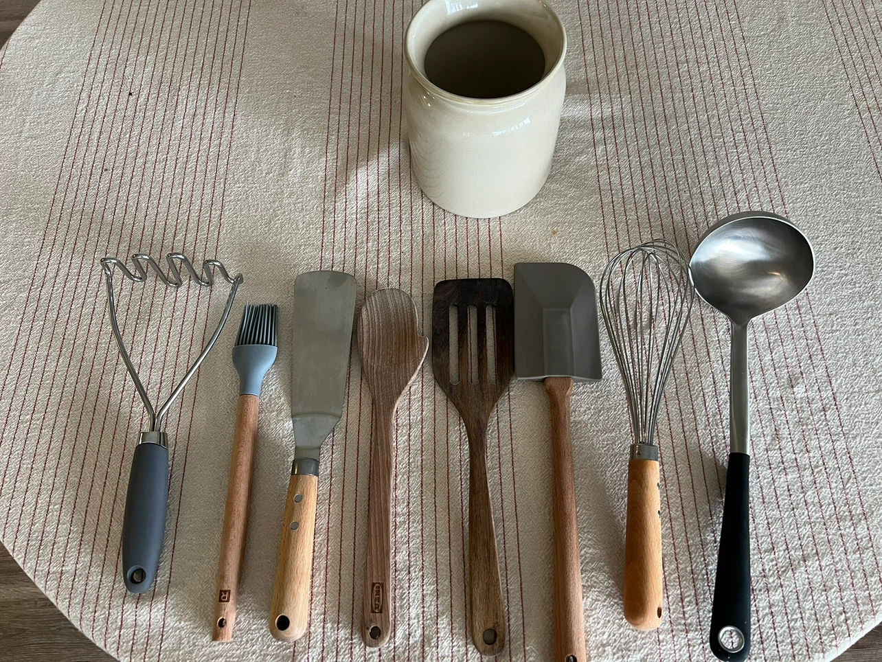 Kitchen Utensil Set with Crock