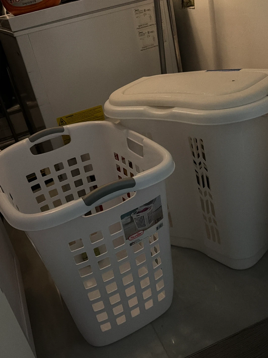 Sterilite Laundry Basket