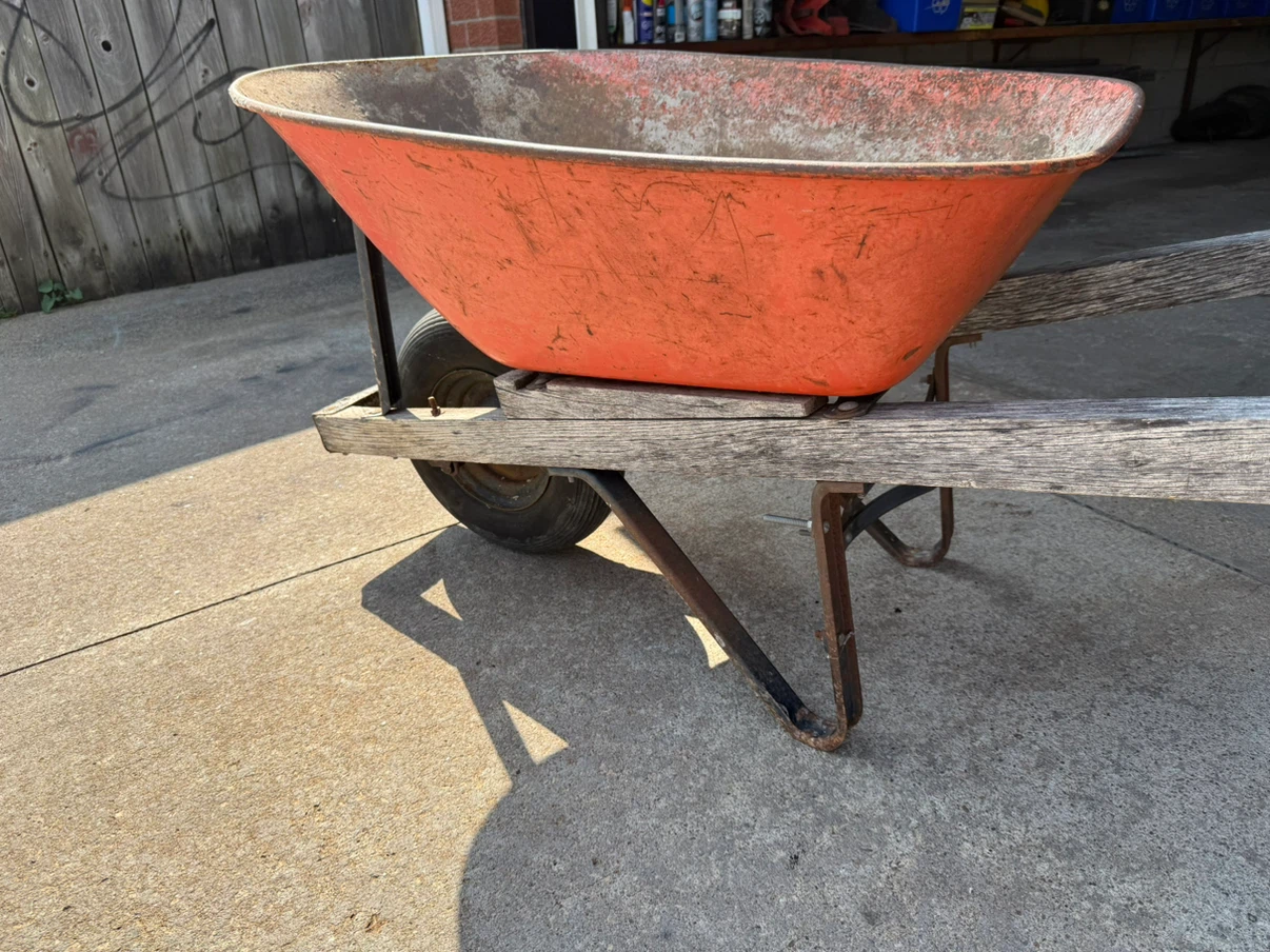 Wheel barrow - photo 5