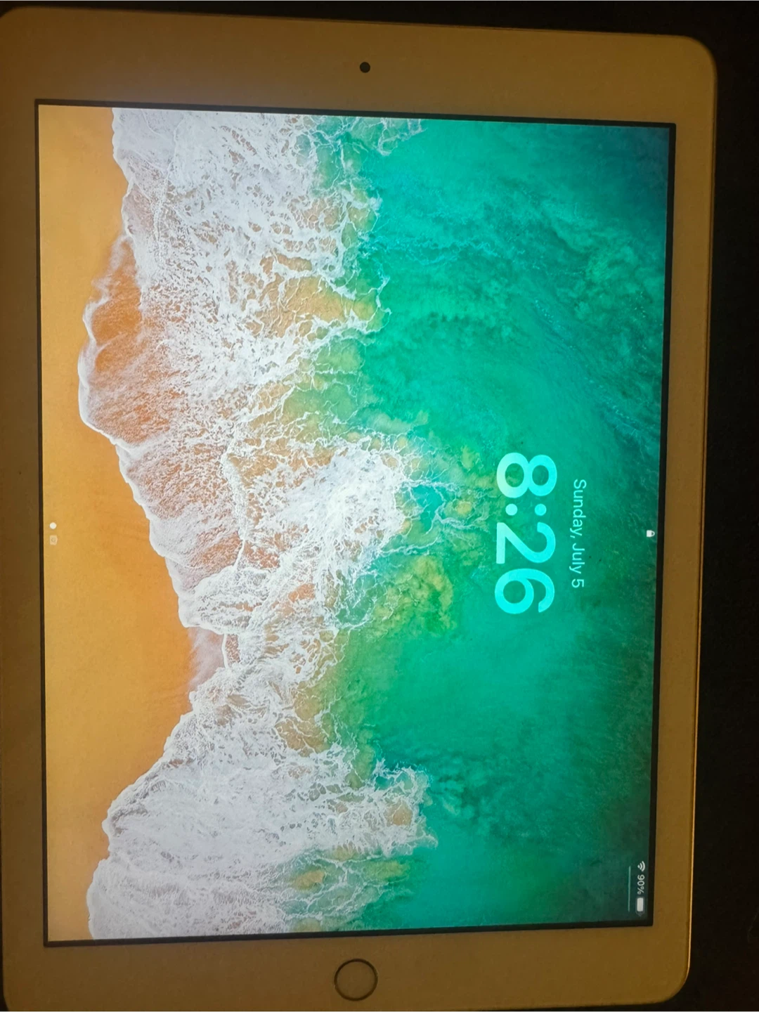 5th Gen Apple iPad 128 GB Gold Tablet
