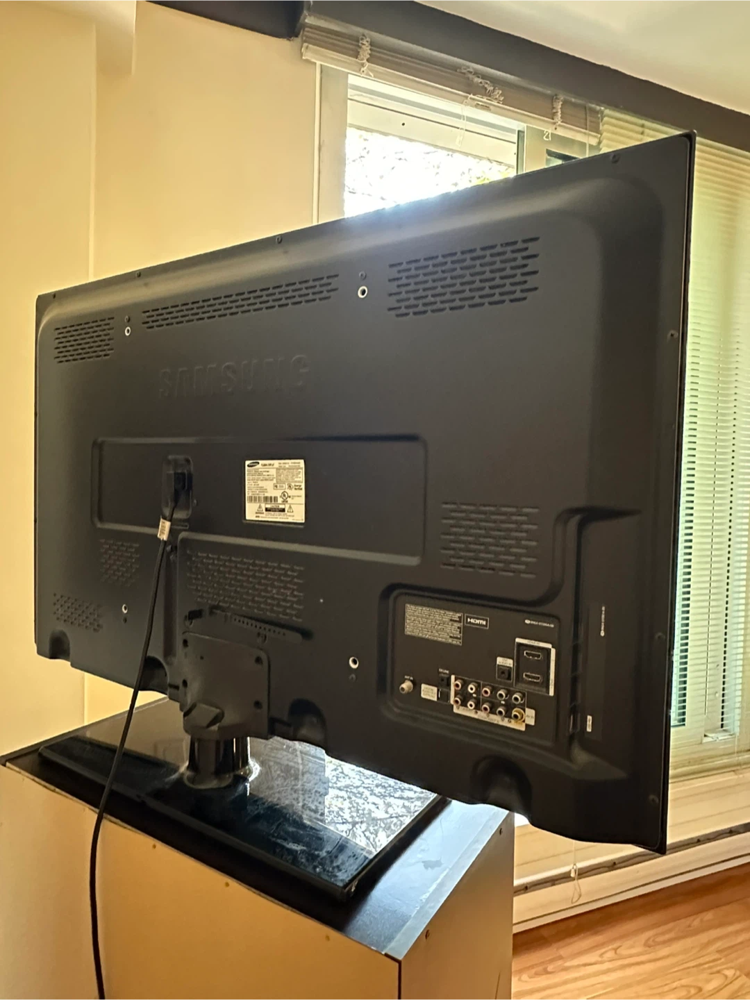 Samsung 43” 720p Plasma TV - photo 2