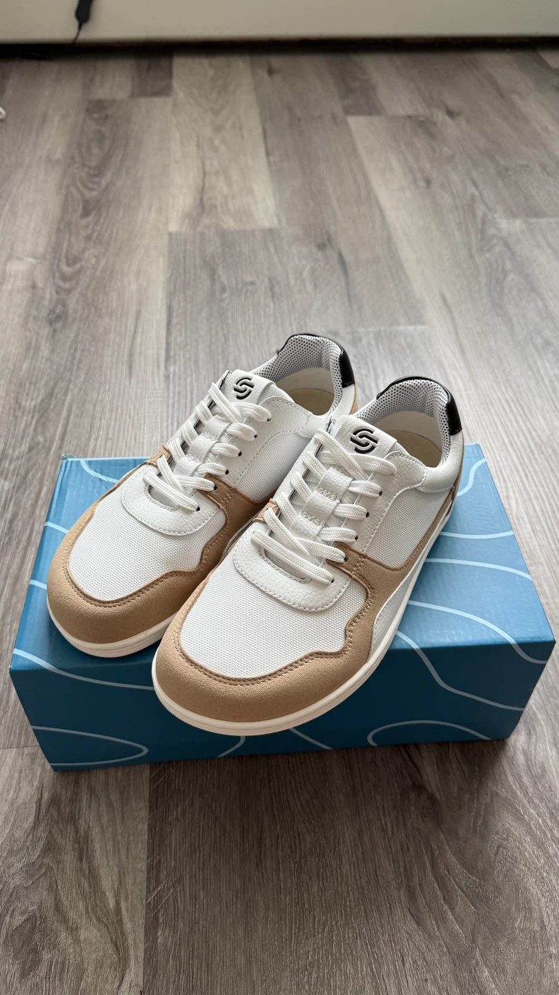 Size 7 Women's Lightweight Barefoot Sneakers