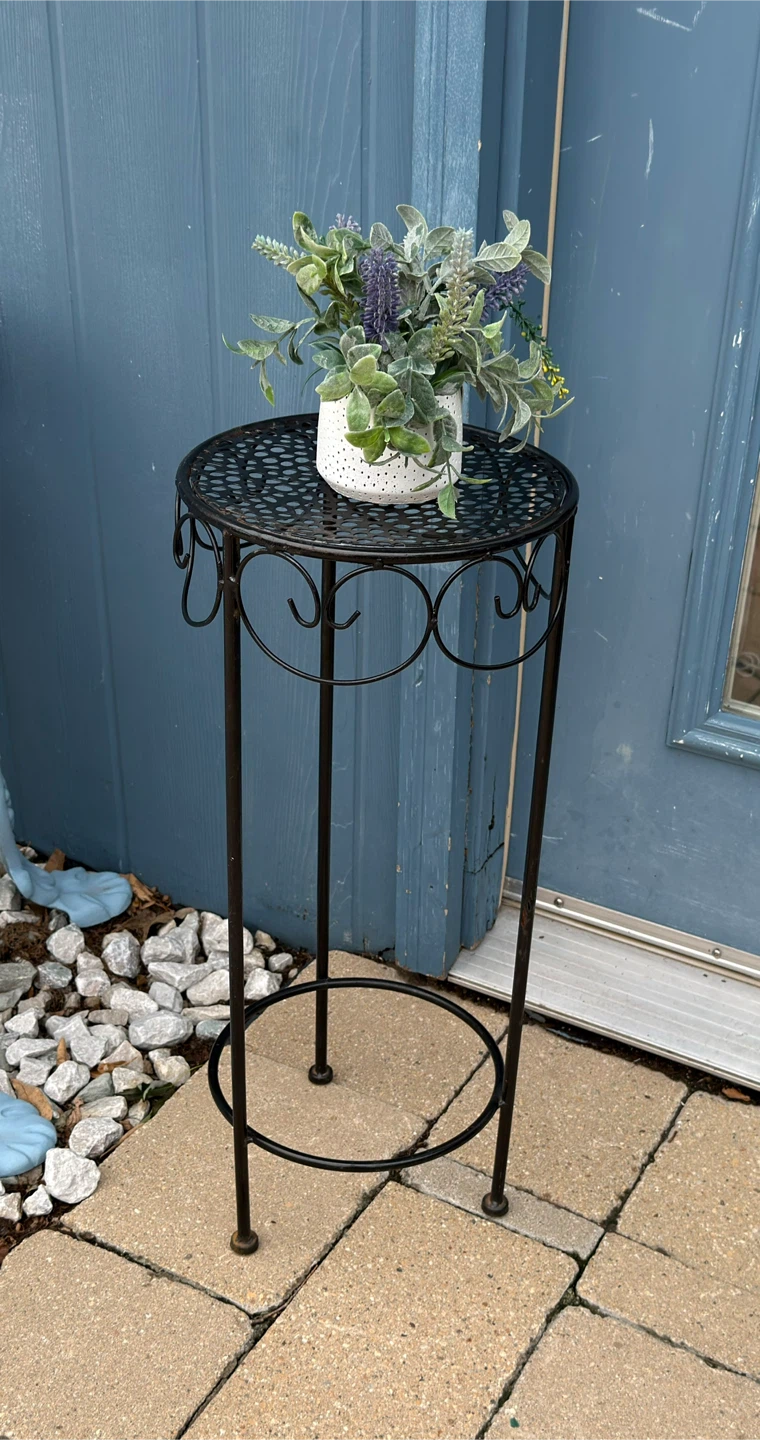 TALL BLACK FLOWER/PLANT STAND