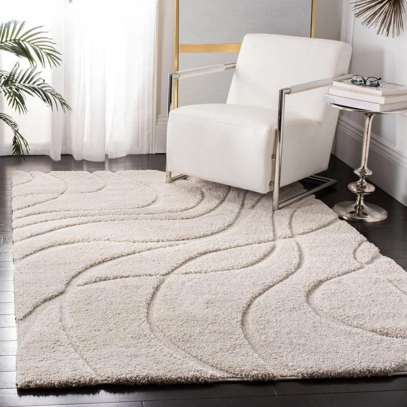 Cream Accent Rug with Wavy Pattern