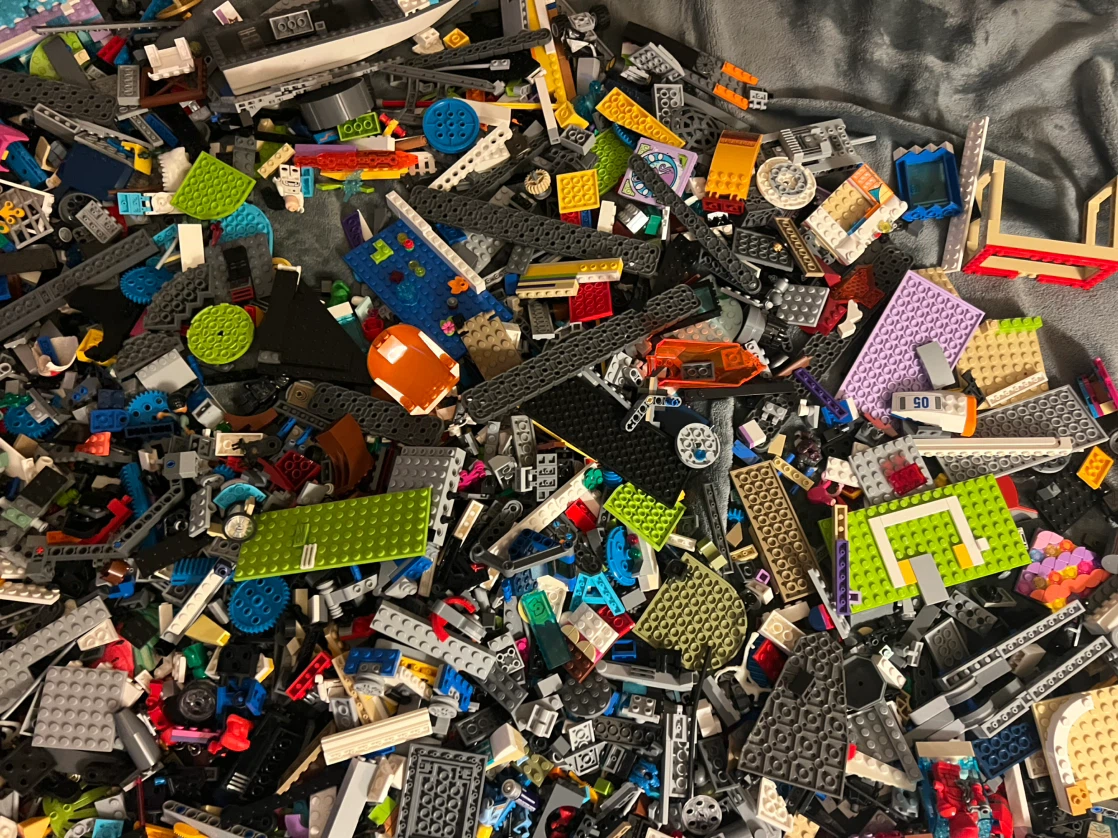 18LBS OF ASSORTED LEGO PIECES - photo 4