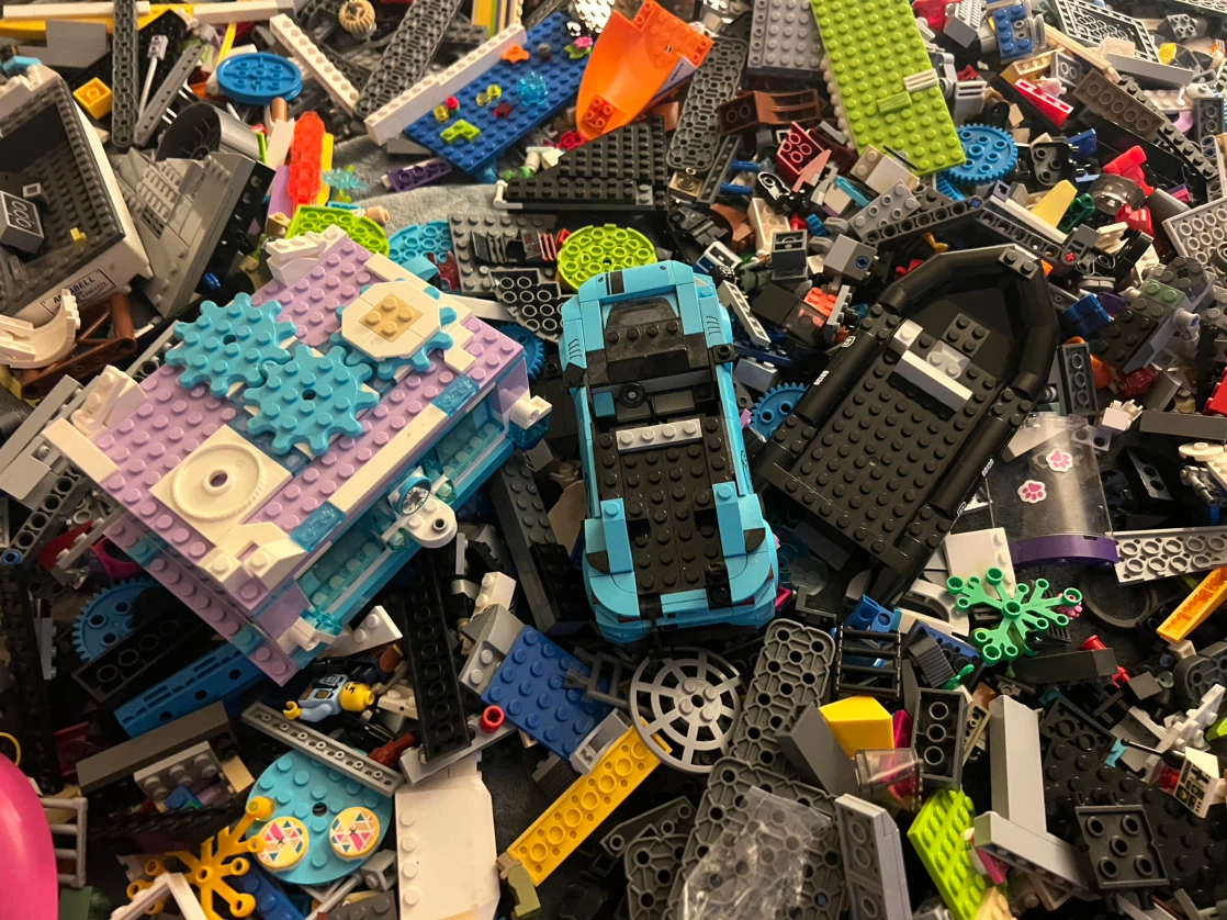 18LBS OF ASSORTED LEGO PIECES - photo 5