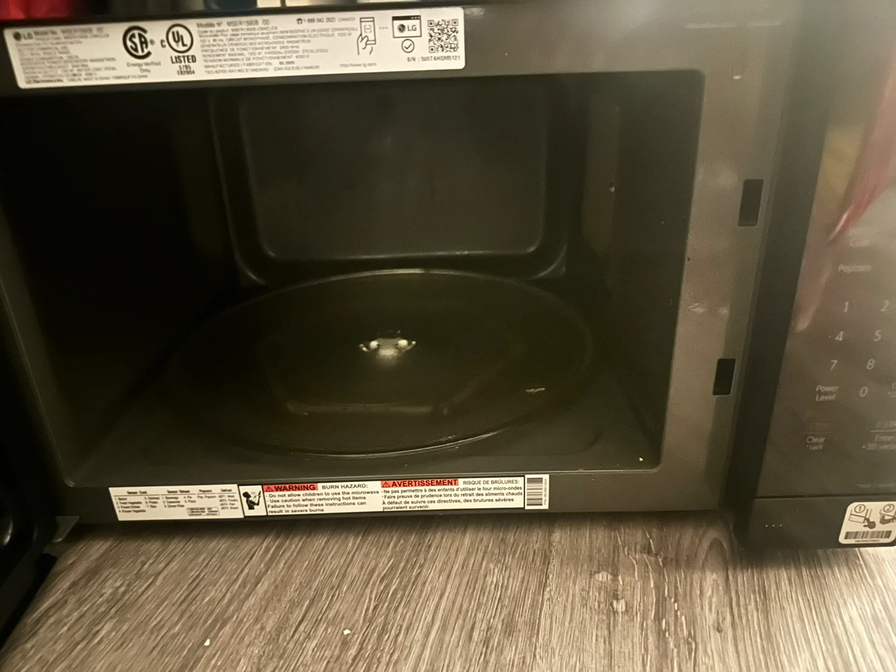 LG Microwave - photo 2