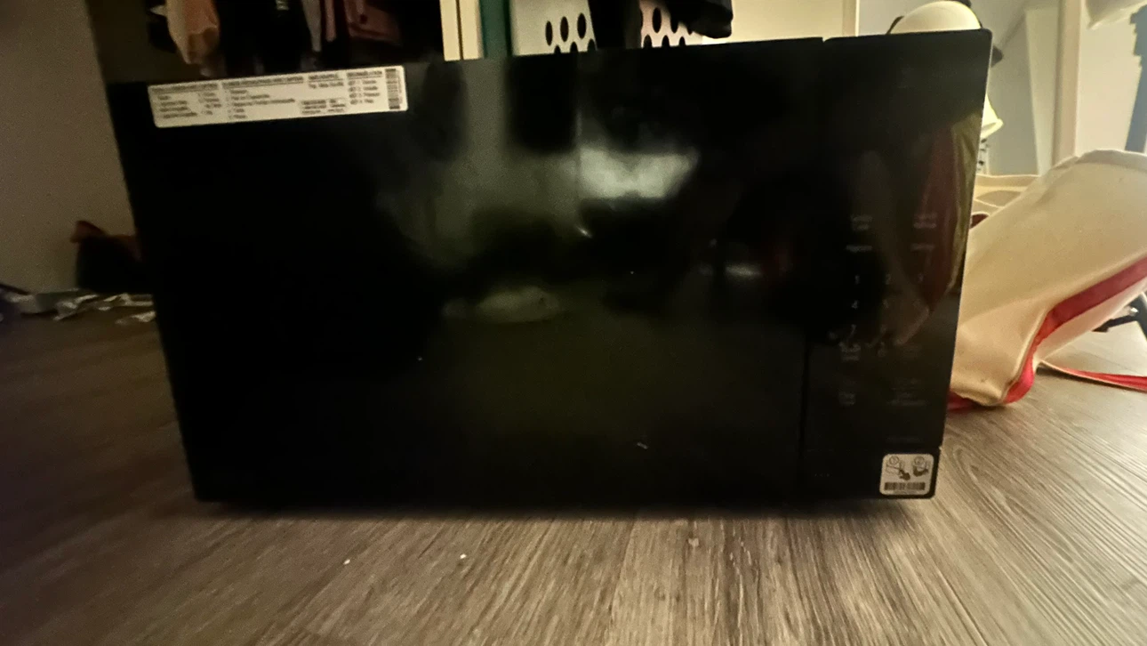 LG Microwave - photo 3