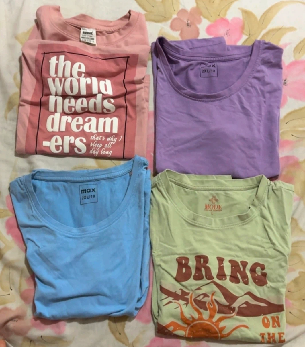 Bundle of 4 Women's T-Shirts - photo 3