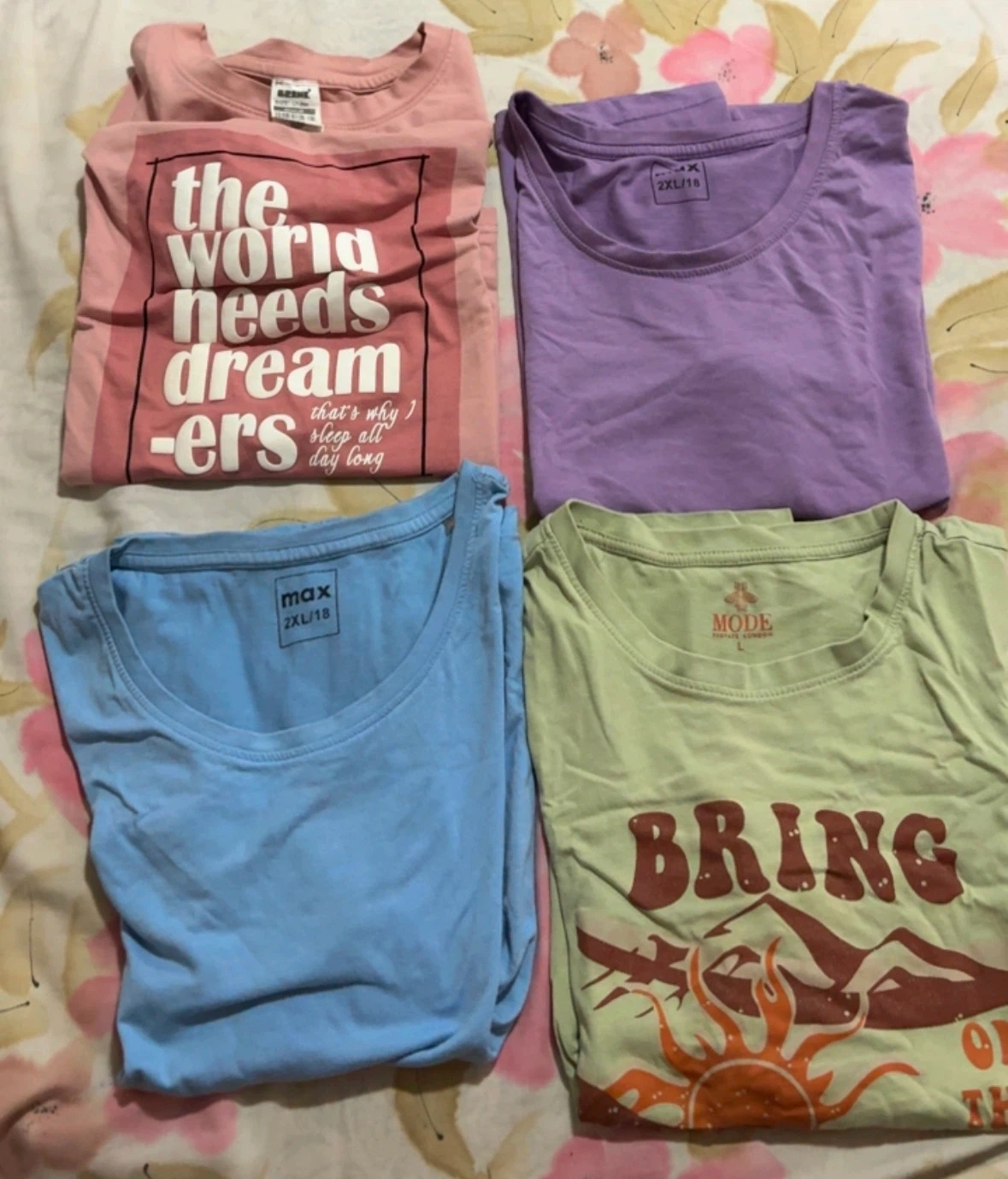 Bundle of 4 Women's T-Shirts - photo 4