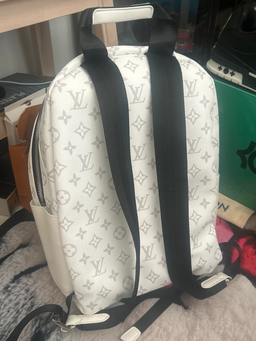 White Louis Vuitton Backpack - photo 2
