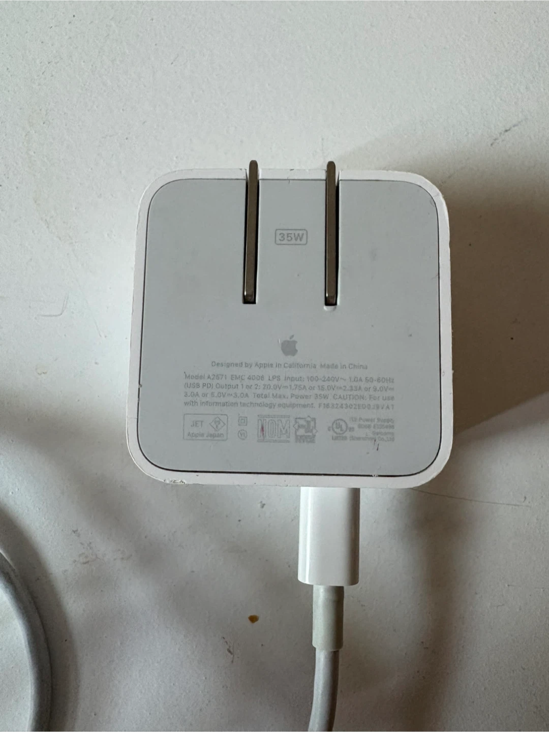 Apple 35W dual USB-C Power Adapter