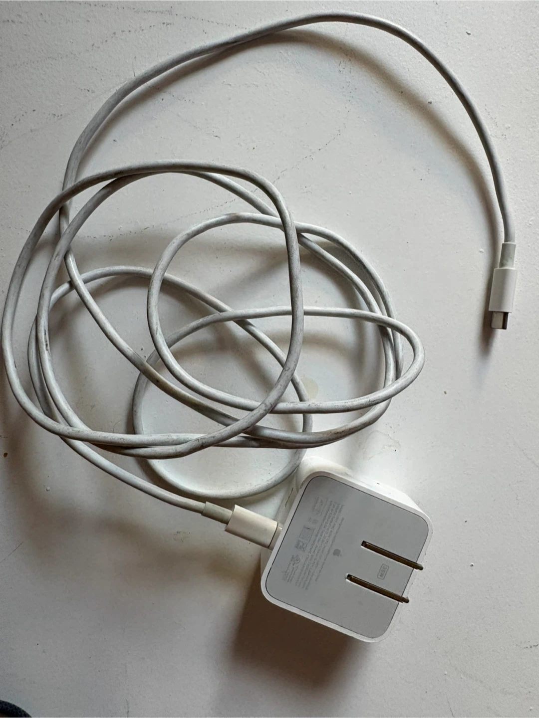 Apple 35W dual USB-C Power Adapter - photo 3