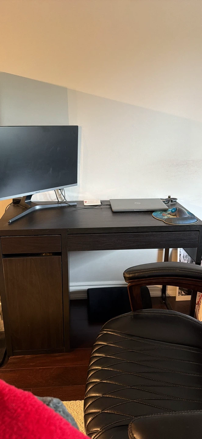 Black Executive Office Chair, Samsung Monitor and Desk - photo 3