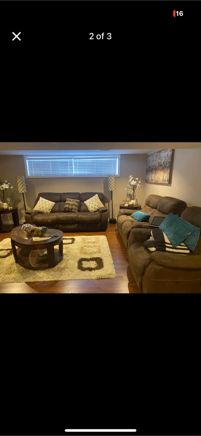 Leon’s sued leather sofa set