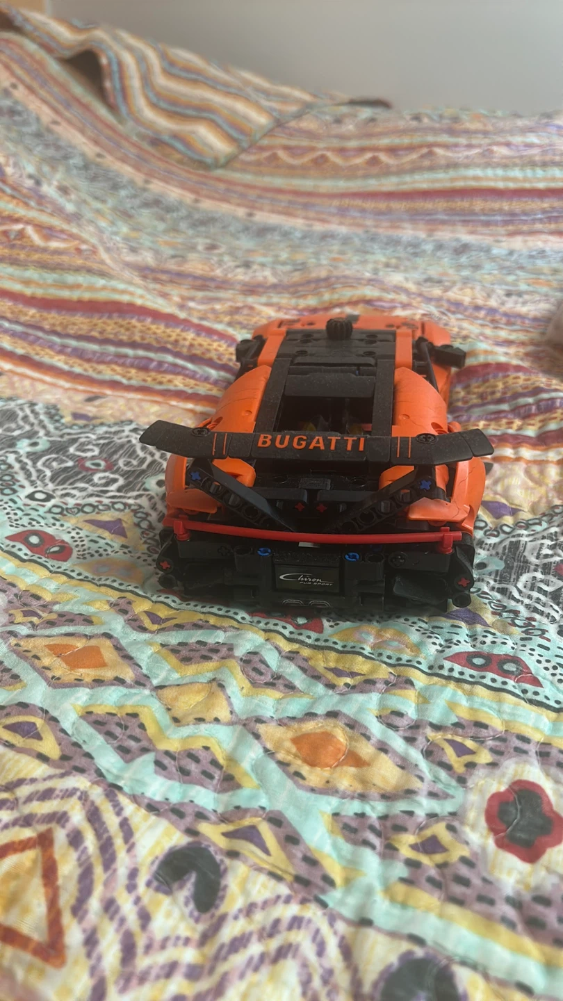 LEGO Technic Bugatti Chiron - photo 2