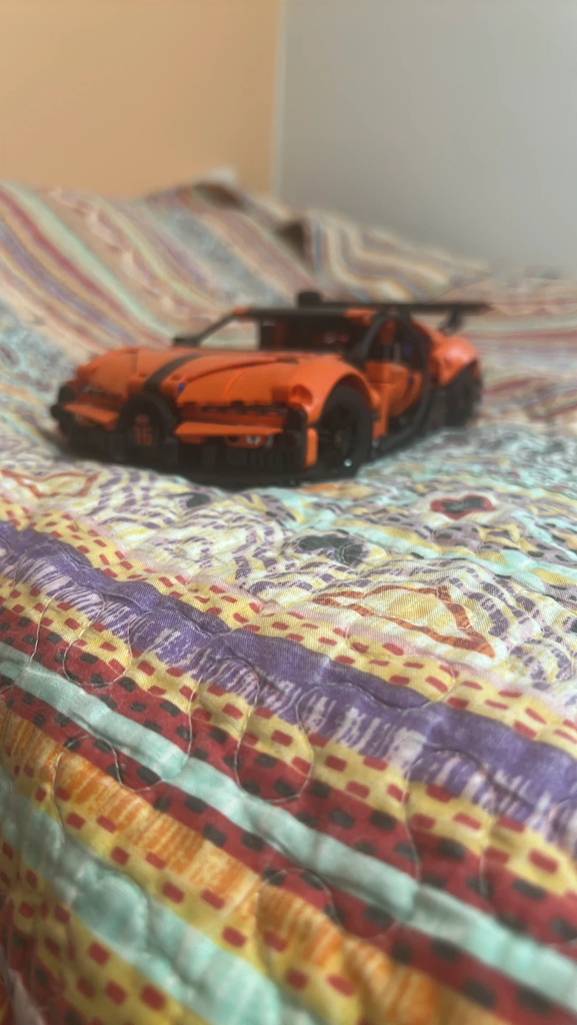 LEGO Technic Bugatti Chiron - photo 3