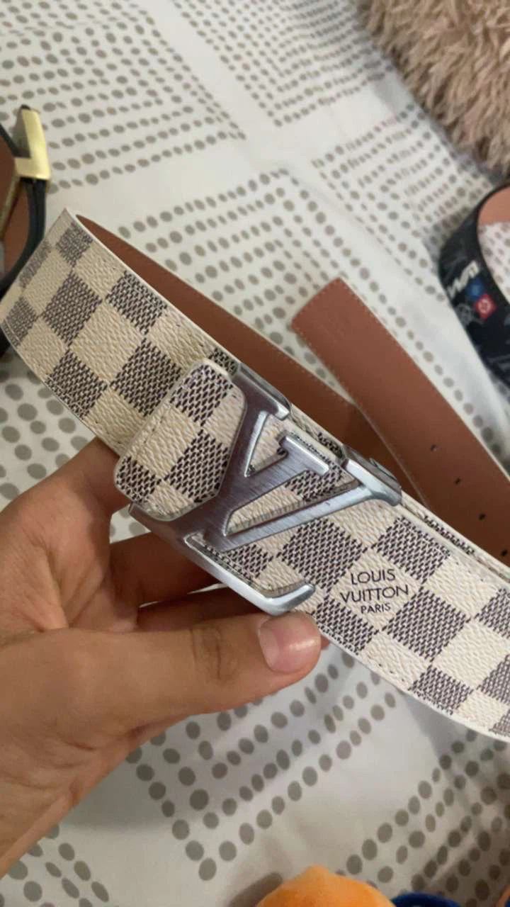 Louis Vuitton white Damier Azur belt. - photo 3