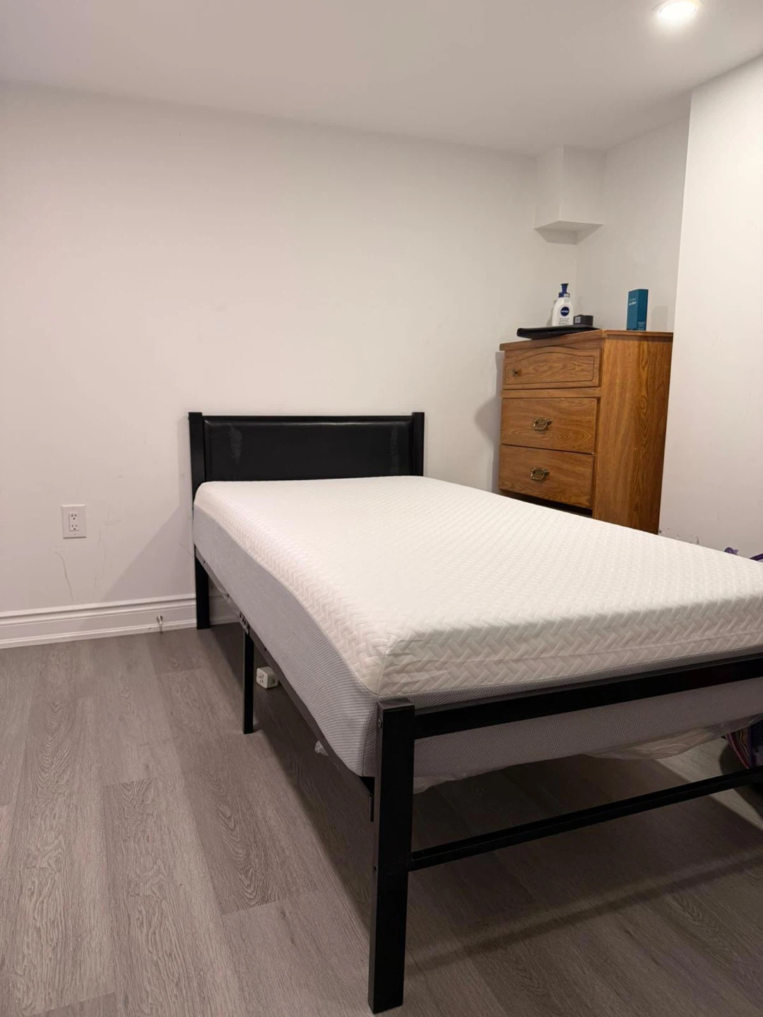 Single Bed Frame with Mattress