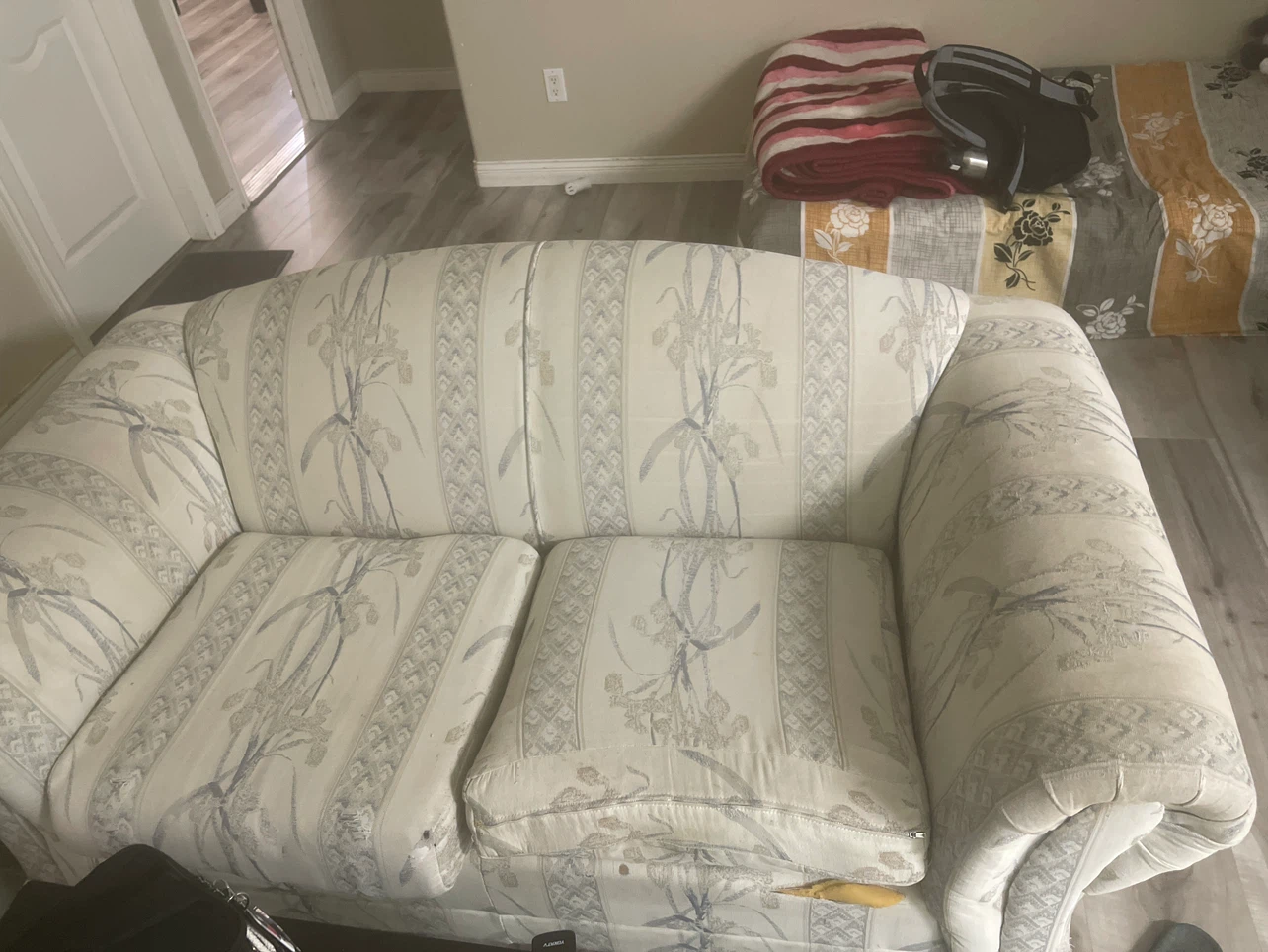 Sofa Couch with Floral Pattern - photo 2